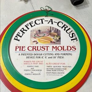 Vintage Perfect-A-Crust Pie Crust Molds - Multi Color